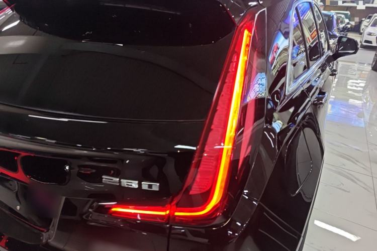 Used Cadillac XT4 2018 28T Two-Wheel Drive Leading Version
