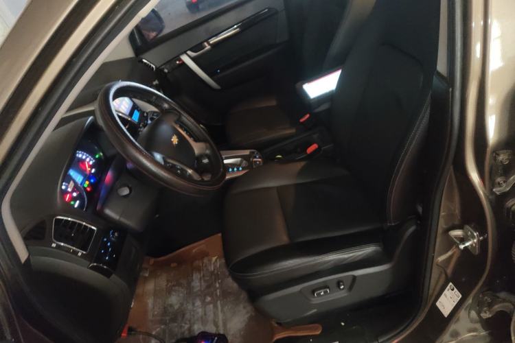 Used Chevrolet Captiva 2015 2.4L 4x4 Flagship Edition 7-Seater
