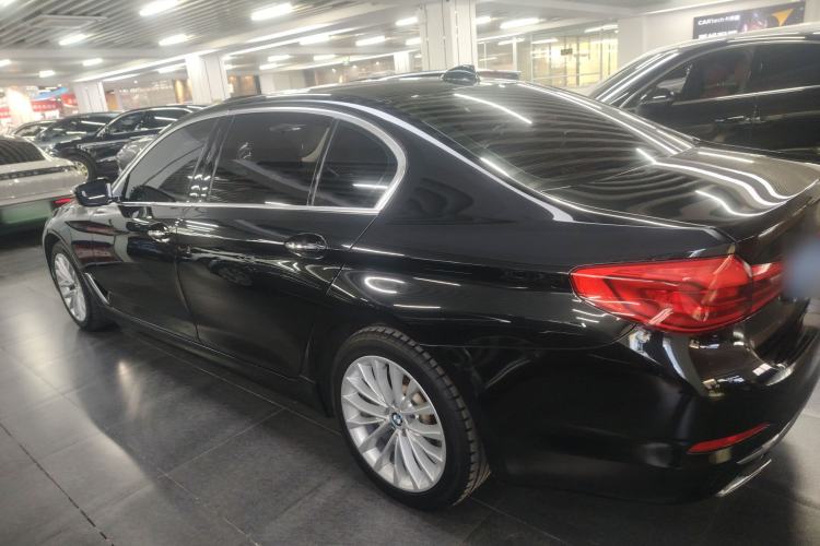 Used BMW 5 Series 2018 525Li Luxury Package
