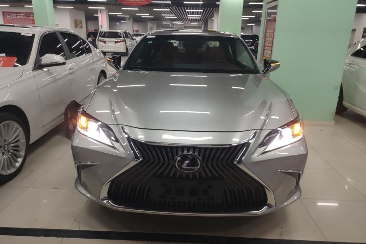 Used Lexus ES 2018 200 Excellence Edition China V Standard
