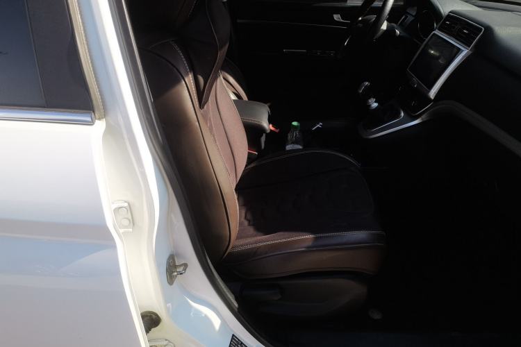 Used Haval M6 2019 1.5T Manual Two-Wheel Drive Urban Version China VI Standard
