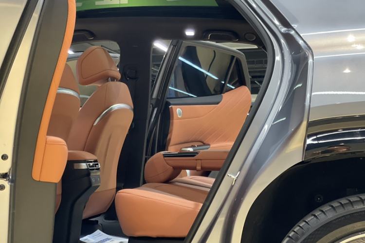 Used  E07 2025 All-Electric 4x4 90kWh Ultra High-Performance Edition
