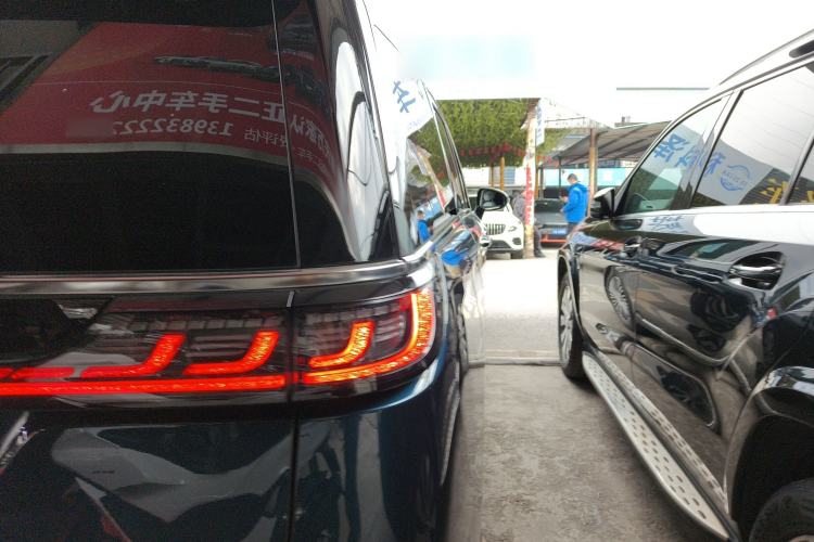 Used VOYAH Dream 2025 PHEV Four-Wheel Drive Excellence Kunpeng Edition
