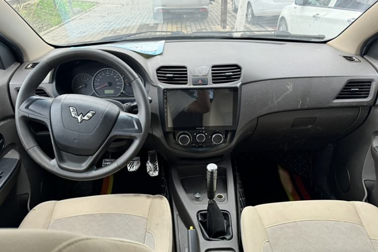 Used Wuling Hongguang 2014 1.5L S Standard Version