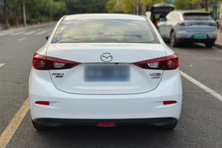 Used Mazda Mazda 3 Axela 2016 Sedan 1.5L Manual Comfort Model
