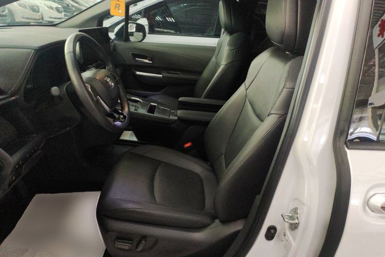 Used Toyota Sienna 2023 2.5L Hybrid Deluxe Edition
