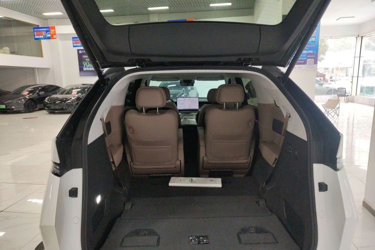 Used XPeng X9 2025 740 Ultra-Long Range Max
