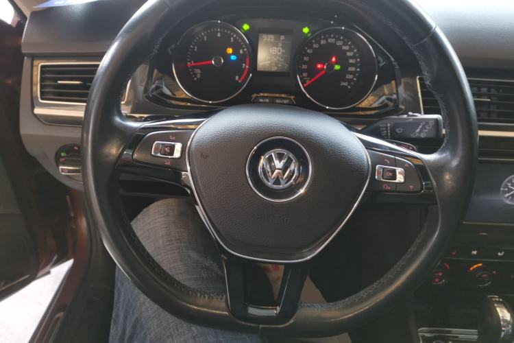 Used Volkswagen C-TREK 2017 230TSI DSG Luxury Model
