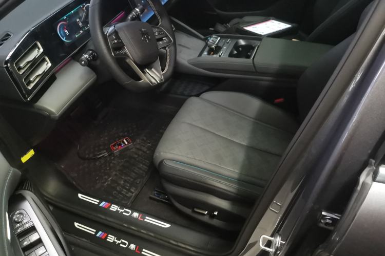 Used BYD Qin L 2024 DM-i 120KM Excellence Model
