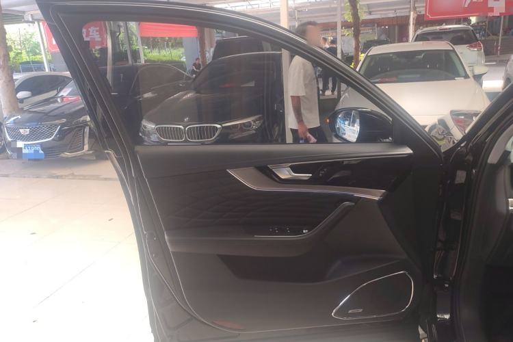 Used Hongqi HS5 2022 Revised Version 2.0T Smart Connect Flagship Edition
