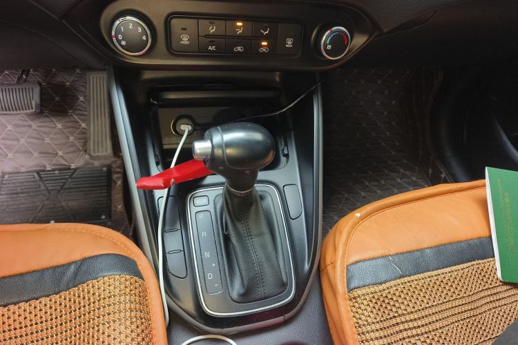 Used Kia Carens 2013 2.0L 7-Seater Automatic Standard Version China IV Standard
