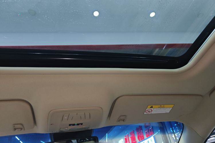 Used Buick GL8 2023 Facelifted Land Cruiser Executive Luxury Version
