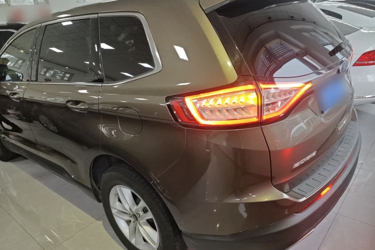 Used Ford Edge 2015 2.0T GTDi Two-Wheel-Drive Platinum Edition
