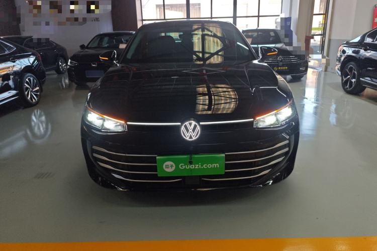 Used Volkswagen Passat 2025 Pro 380TSI Dragon Edition
