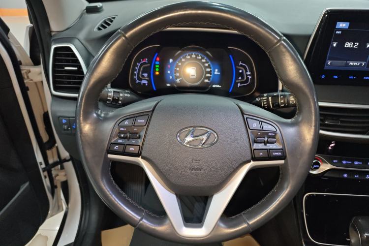 Used Hyundai Tucson 2019 280TGDi Dual-Clutch Two-Wheel Drive Fashion Edition China VI Standard
