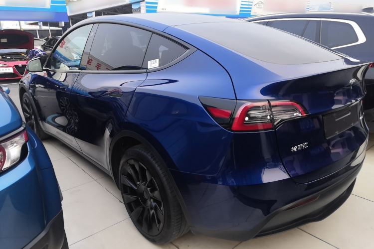 Used Tesla Model Y 2021 Long-Range All-Wheel-Drive Version
