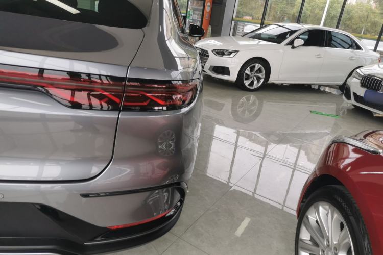 Used BYD Han 2022 DM-i 121KM Prestige Model
