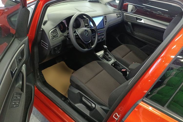 Used Volkswagen Golf Sportsvan 2016 1.6L Automatic Comfort Model
