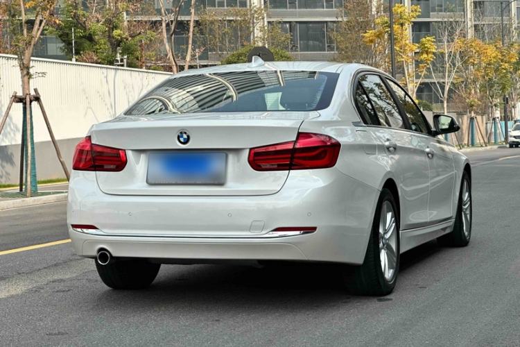 Used BMW 3 Series 2016 320Li Ambition Model

