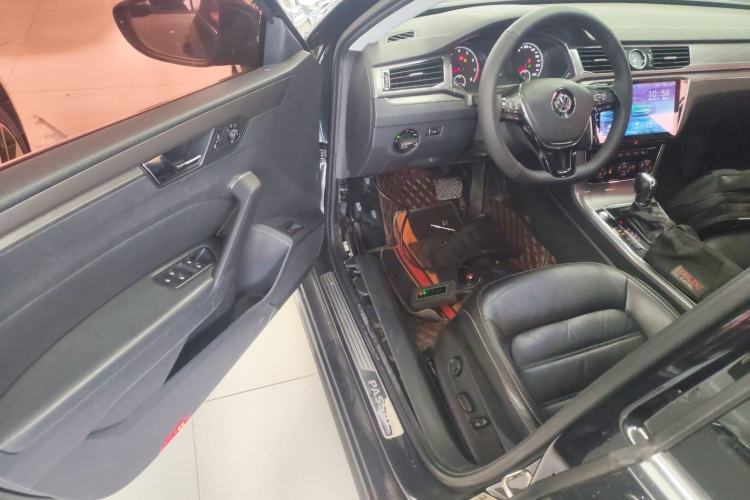 Used Volkswagen Passat 2017 330TSI DSG Luxury Edition
