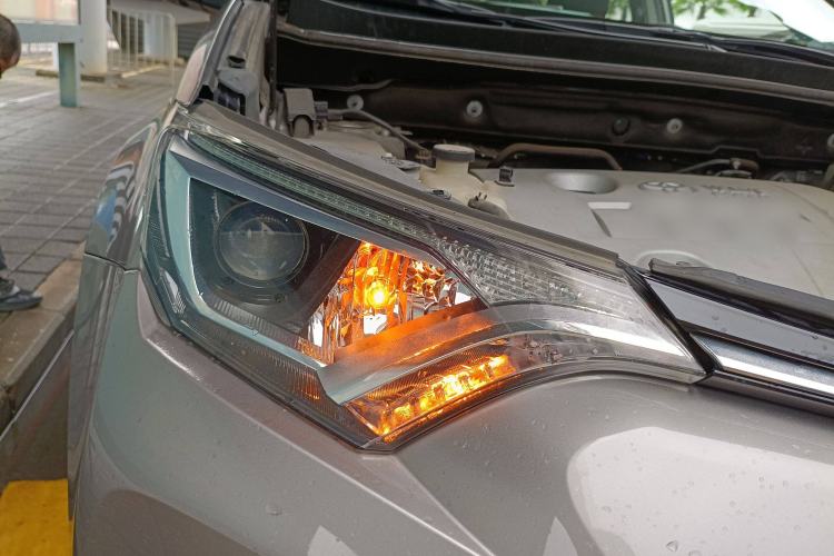 Used Toyota RAV4 2019 2.0L CVT Two-Wheel Drive Comfort Edition China VI Standard
