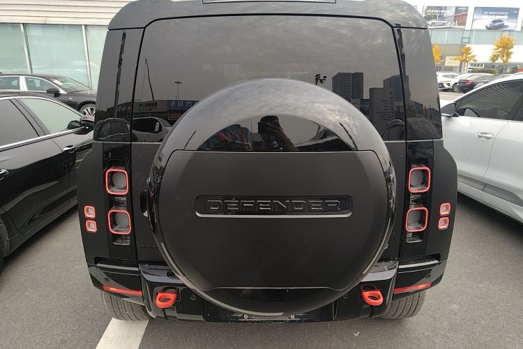 Used Land Rover Defender 2025 110 3.0T P400 – Dynamic HSE