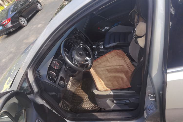 Used Volkswagen Golf 2015 1.4TSI Automatic R-Line
