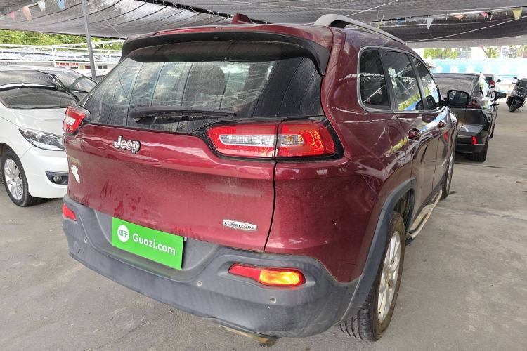 Used  Cherokee 2016 2.4L Leading Edition