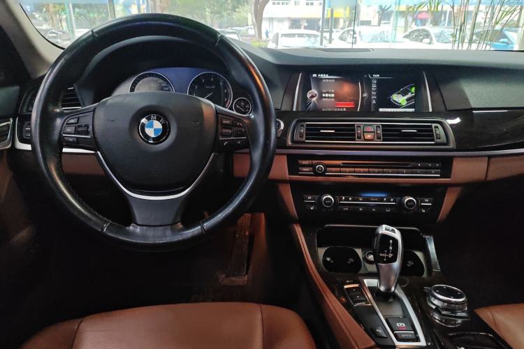 Used BMW 5 Series 2014 528Li Leading Model
