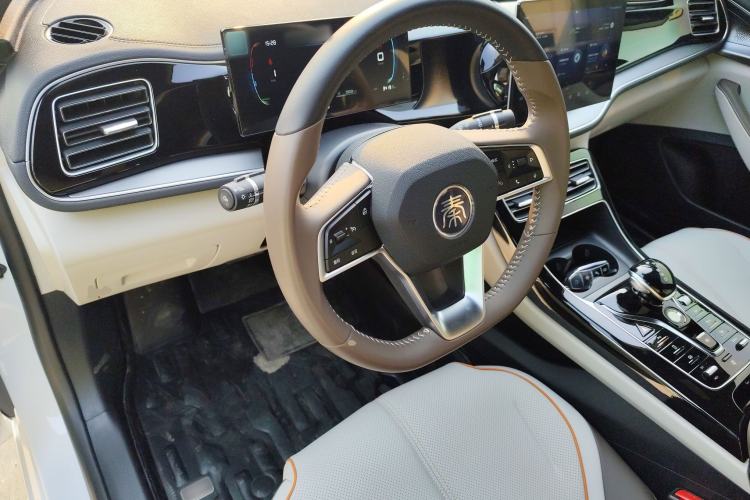 Used BYD Qin PLUS 2023 Champion Edition DM-i 120KM Leading Model
