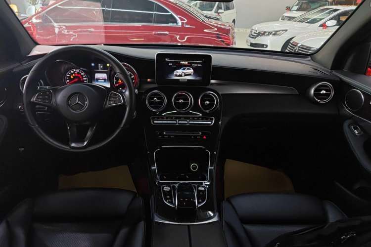 Used Mercedes-Benz GLC 2017 GLC 260 4MATIC Luxury Model