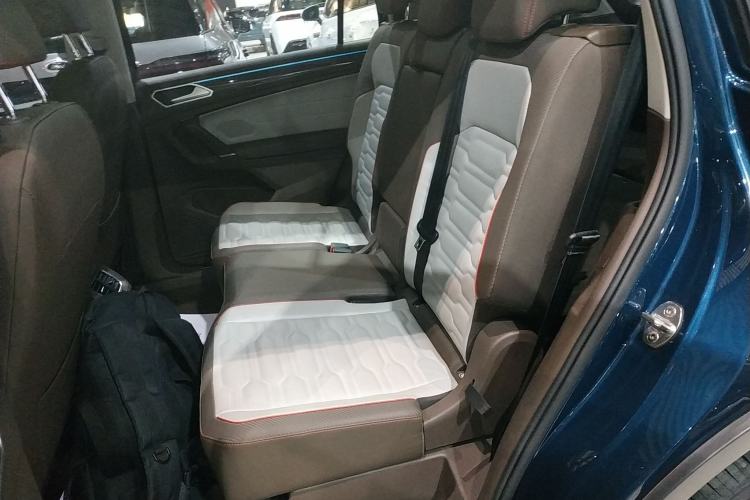 Used Volkswagen Tiguan L 2022 380TSI Automatic All-Wheel Drive R-Line Flagship 7-Seater
