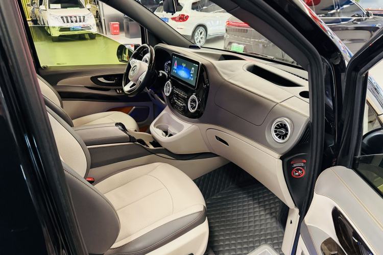 Used Mercedes-Benz Vito 2021 2.0T Elite Version 7 Seats
