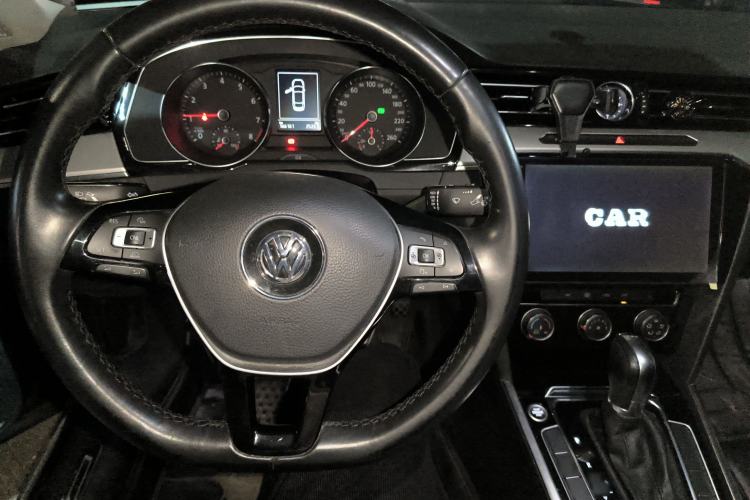 Used Volkswagen Magotan 2017 330TSI DSG Leading Model