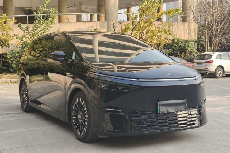 Used XPeng X9 2025 740 Ultra-Long Range Max
