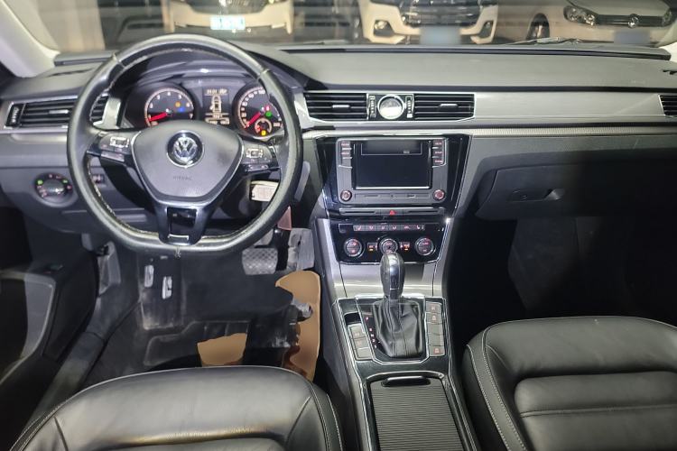 Used Volkswagen Passat 2016 330TSI DSG Luxury Edition
