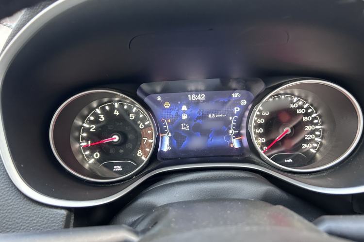 Used  Compass 2017 200T Automatic Family Edition
