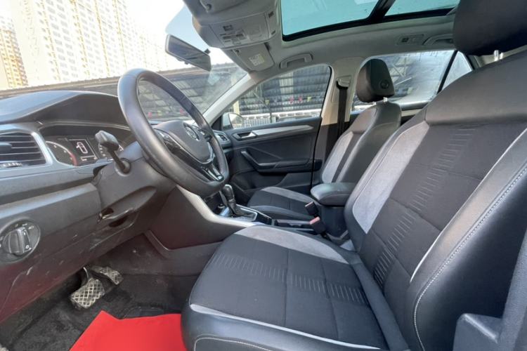 Used Volkswagen T-ROC 2018 230TSI DSG Two-Wheel Drive Advanced Version China V Standard