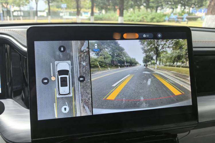 Used GAC Trumpchi GS8 2022 Linghang Series 2.0 TGDI Two-Wheel-Drive Luxury Smart Connectivity Version (7 Seats)