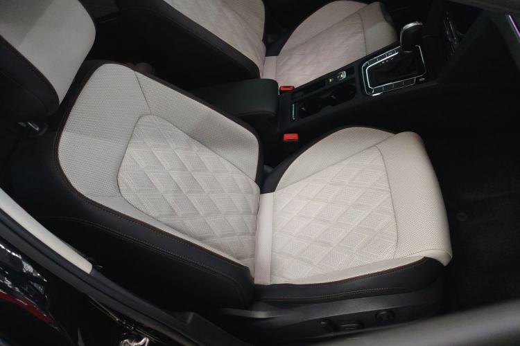 Used Volkswagen Magotan 2023 2 Million Units Limited-Edition 380TSI DSG Flagship Version
