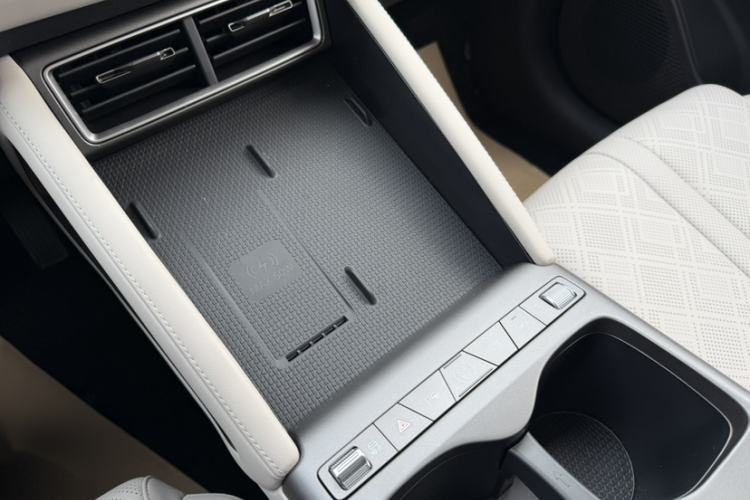 Used BYD Yuan UP 2025 Intelligent Driving Version 401 km Leading Edition