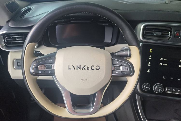 Used Lynk & Co 01 2017 2.0T Two-Wheel Drive Zhaopu Version
