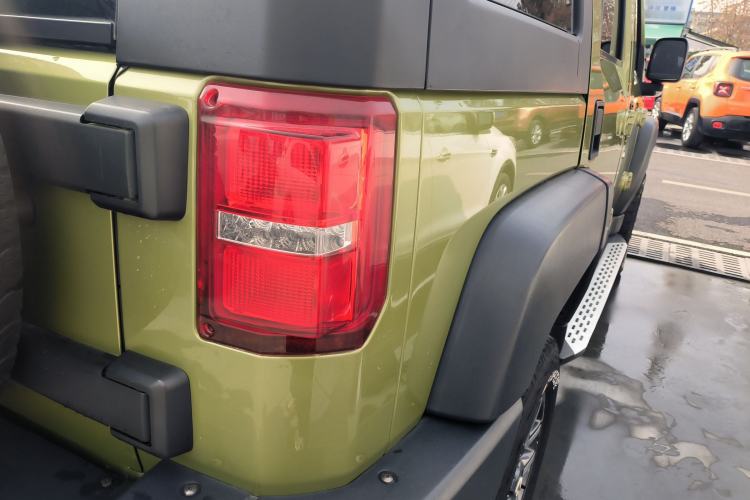 Used Beijing Auto BJ40 2016 40L 2.3T Automatic All-Wheel Drive Premium Edition
