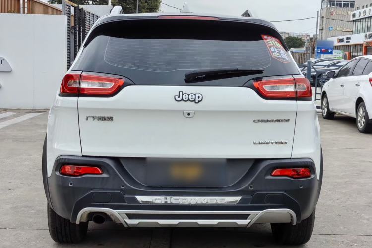 Used  Cherokee 2017 2.0L Superior Edition
