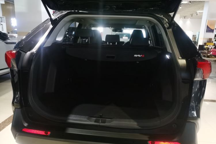 Used Toyota RAV4 2023 2.0L CVT Two-Wheel Drive Fashion Plus Edition
