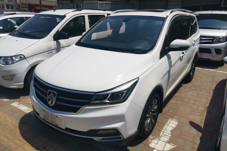 Used Baojun 730 2017 1.5T DCT Flagship Model 7 Seats China V Emission Standard
