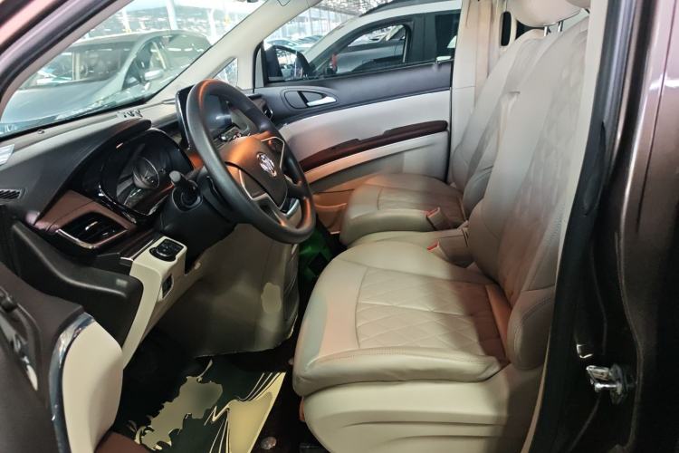 Used Buick GL8 2023 Land Executive Class Comfort Model
