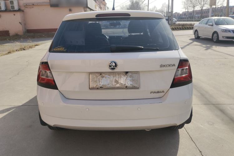 Used Skoda Fabia 2015 1.4L Automatic Front-Drive Model
