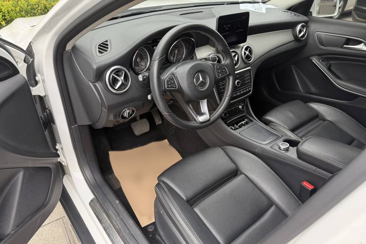 Used Mercedes-Benz GLA 2016 GLA 220 4MATIC Fashion Edition
