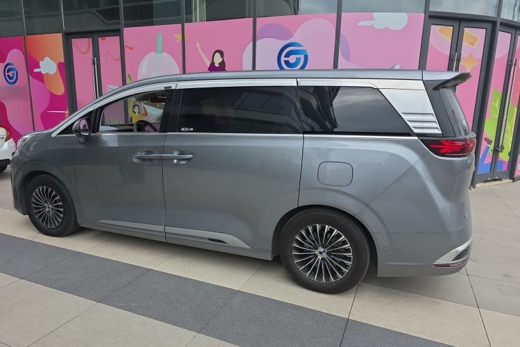 Used Denza D9 2022 DM-i 970 Four-Wheel Drive Flagship Model
